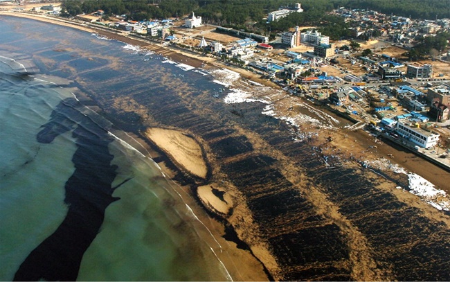Recent data has revealed that the number of leukemia and prostate cancer patients in Taean County has risen drastically since one of the country’s worst oil spills devastated the region in 2007. (Image: Taean County)