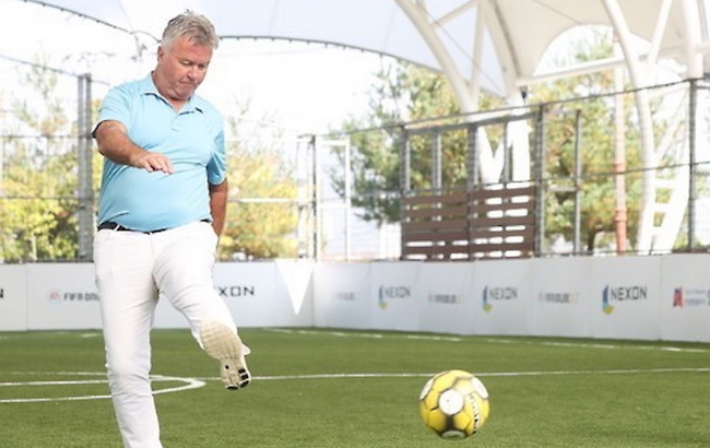 Presiding over the most successful stretch of South Korean football ever, Guus Hiddink on the sidelines throughout the 2002 FIFA World Cup was a figure of stability, charisma, and most importantly, trust. (Image: Yonhap)