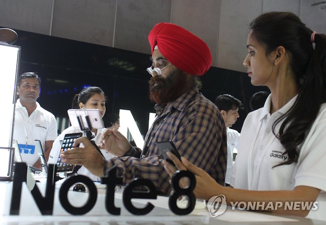 The eyes of the smartphone industry are trained on India with Samsung, Apple and Xiaomi all releasing their latest flagship products within weeks of each other. (Image: Yonhap)