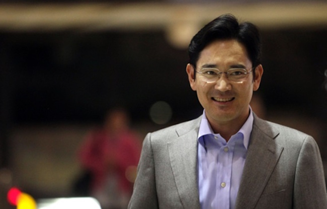 Samsung Electronics CEO and Vice Chairman Kwon Oh-hyun's decision to resign by March of next year has left Samsung Group Vice Chairman Lee Jae-yong as the clear successor to his father as the head of the Samsung empire. (Image: Yonhap)