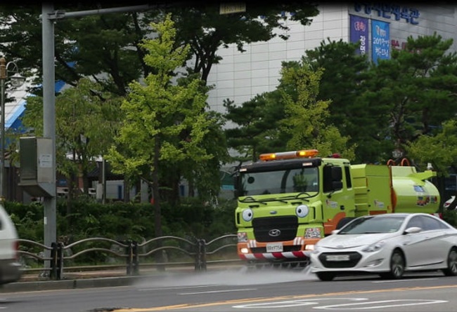 The big data-based fine dust service project by the Ministry of Science and ICT, the National Information Society Agency and KT will see small air quality monitoring equipment measure fine dust levels every minute, using IoT technology. (Image: Gwangmyeong City)