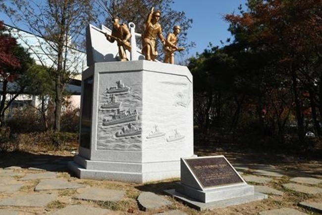 Navy Unveils Monument for ’2nd Incheon Landing Operation’