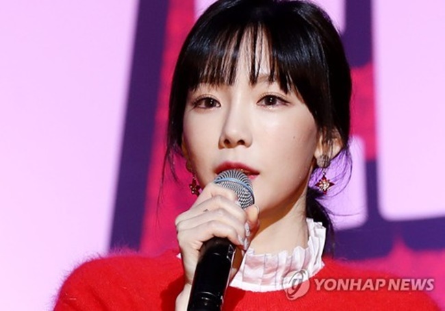 The singer of the idol group Girls' Generation rear-ended a taxi while driving her Mercedes in southern Seoul around 8 p.m. Tuesday, according to the Gangnam Police Station. The taxi crashed into an Audi that was infront from the impact. (Image: Yonhap)