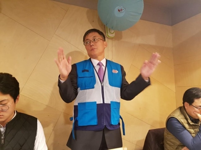 According to Kang Sung-joo, the newly-elected director of the headquarters of Korea Post on Thursday, the introduction of single-seater electric cars is being considered, in a move to raise productivity and take a burden off the shoulders of workers. (Image: Korea Post)