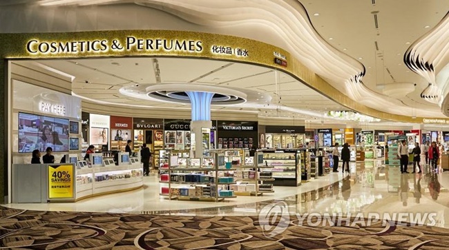 The new outlet at Changi Airport's Terminal 4 has 117 cosmetics and fragrance brands, including 16 South Korean ones, the operator of Shilla Duty Free said. (Image: Shilla Duty Free)