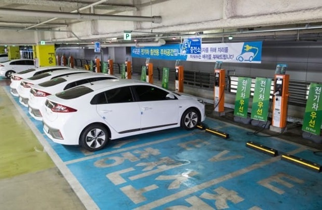 Electric Car Owners Find Charging Stressful