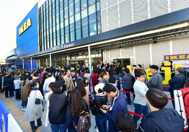 New Regulation Looms over IKEA, Daiso as SMEs Minister Takes Office