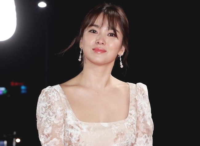 Newlywed Song Hye-kyo was proclaimed the possessor of the most beautiful lips with 26.2 percent of all responses, while actress Han Ga-in's nose was the envy of 42.8 percent of the respondents. (Image: Yonhap)