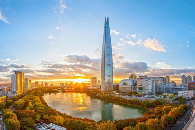 Lotte Hotel at 123-Story Skyscraper Named Best New Luxury Hotel in Asia