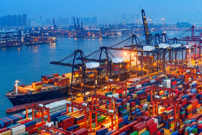 According to the data compiled by Statistics Korea, the country's exports reached US$494.3 billion last year, down 6 percent from a year earlier. (Image: Kobiz Media)