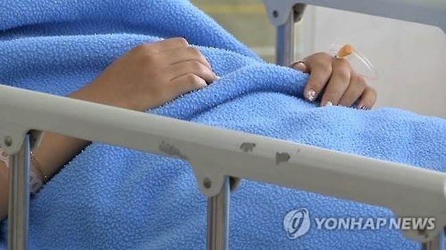 According to the Daegu District Court, the parents visited a university hospital in the southeastern city of Daegu in 2001, when their daughter was 2 years old, to have her walking disorder treated as she had difficulties walking. (Image: Yonhap)