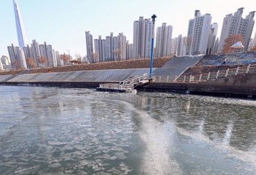 Seoul’s Han River Sees Earliest Ice Formation in 71 Years During Cold Wave