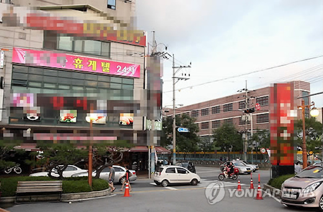 The government will pursue measures to rid school areas of the 200 or so adult establishments that are currently in place by 2022. (Image: Yonhap)