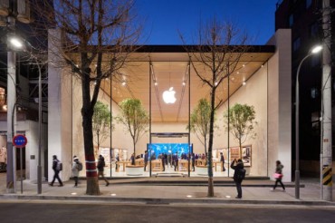 An Inside Look at First Apple Store in South Korea