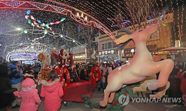 Finnish Santa Claus Makes a Return to S. Korean Ice Fishing Festival