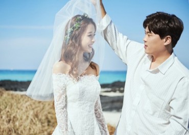 Dodgers’ Ryu Hyun-jin Ties Knot with Sports Announcer