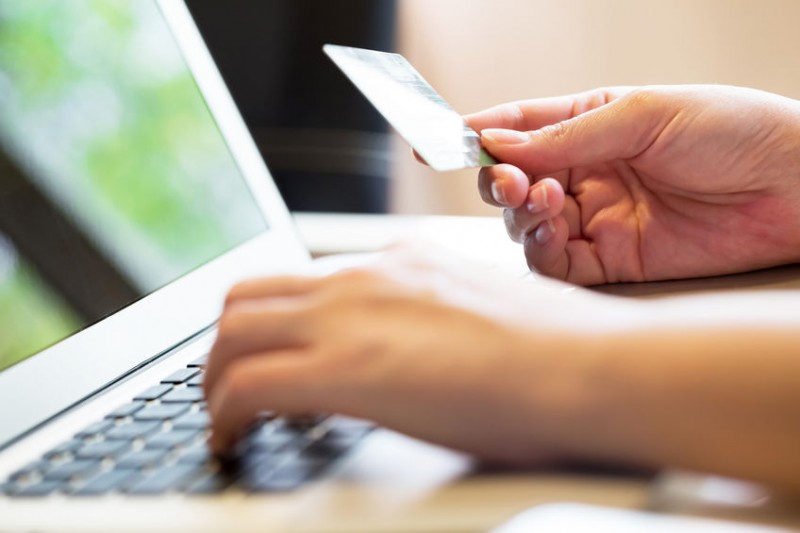 Online Shopping Hits Record High in May amid Contactless Trend