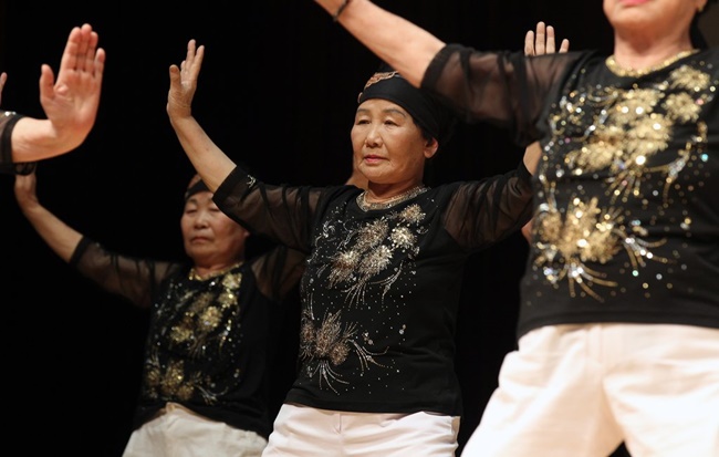 The culture ministry announced the comprehensive plan for arts and culture education on Thursday, which will see new educational institutions for senior citizens built over the next five years, in a move to ensure access to cultural facilities. (Image: Yonhap)