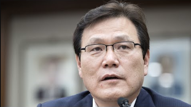 Financial Services Commission head Choi Jong-ku foreshadowed the impending wave of government involvement at a press conference on January 8. (Image: Yonhap)