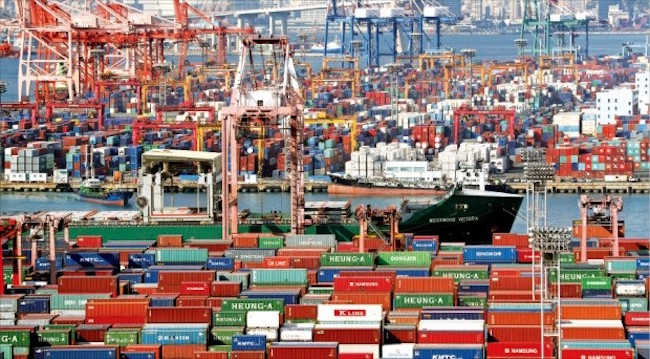 The Hyundai Research Institute (HRI) said in its latest 2018 export issue review paper that as of September last year, Asia's fourth-largest economy ranked No. 6 among exporters, up from eighth place in 2016. (Image: Yonhap)