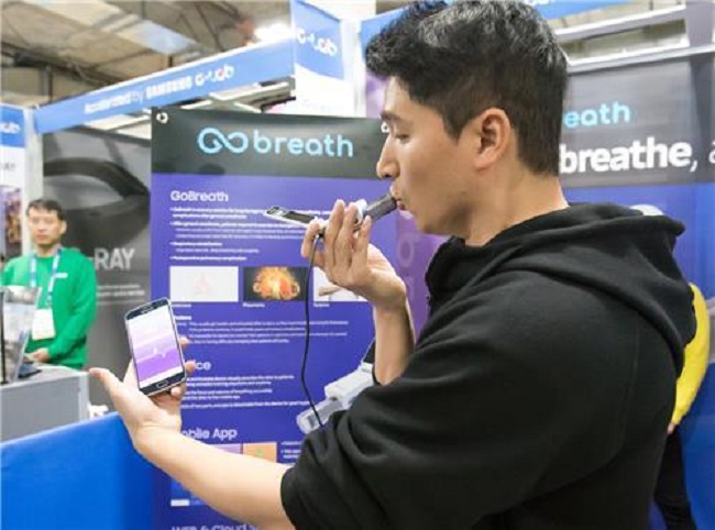 Other noteworthy projects unveiled at CES 2018 were the S-Ray – speakers that play music out loud, but in a manner only discernible to the one holding the device – and the GoBreath, a tool that supposedly helps guard against breathing complications. (Image: Samsung Electronics)