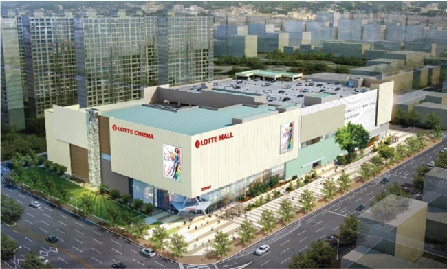 Up to 70 percent of the job openings at Lotte’s new shopping mall will be filled with local staff, which is double the average share of local staff at retail stores in the country. (Image: Lotte Department Store)