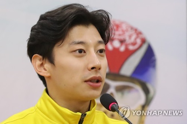 South Korean short track speed skater Kwak Yoon-gy speaks during a press conference at Goyang City Hall in Goyang, Gyeonggi Province, on Feb. 28, 2018. (Image: Yonhap)