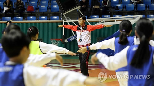 Over 7 in 10 high schools in South Korea are failing to meet the required 150 minutes of physical education classes per week, a new survey has revealed. (Image: Yonhap)