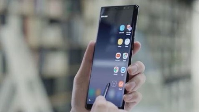 PyeongChang Olympic organizers won't provide North Korean and Iranian players with Samsung smartphones, which are available free to all other athletes, for fear of violating international sanctions on the countries, officials said Wednesday. (Image: Yonhap)
