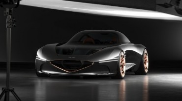 Hyundai Unveils Essentia Concept at New York Auto Show