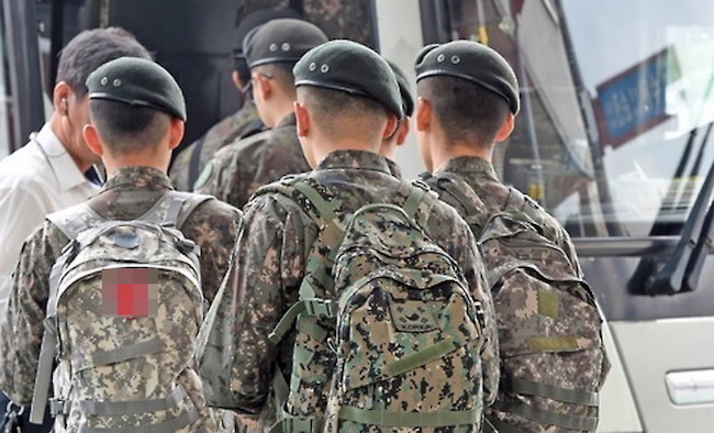 An individual working for a sexual violence relief organization said, “Cases of sexual assault against men mainly occur within imbalanced power relationships of superior and subordinate in the military, all-male schools and physical education programs, environments where there are lots of men.” (Image: Yonhap)