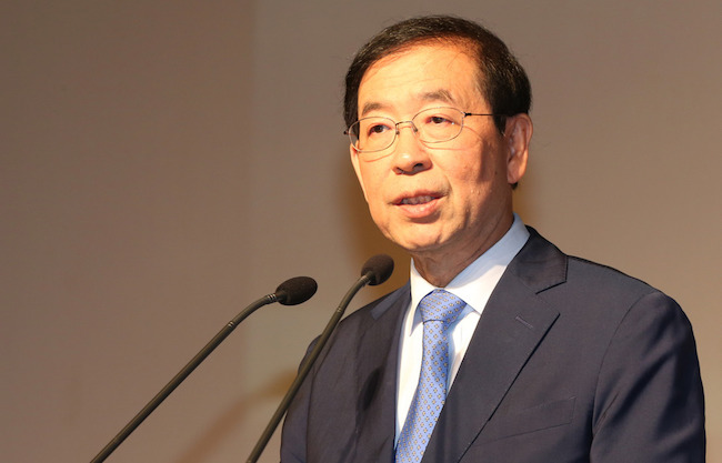 Mayor Park Won-soon has been accused of populist tactics in regards to the monthly stipend program. (Image: Yonhap)