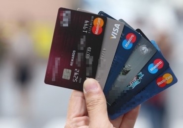 Credit Card Issuers’ Net Profits Drop 32.3 Pct on Costs in 2017