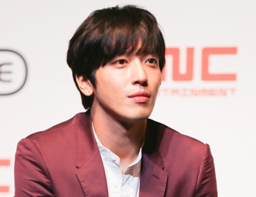 CNBLUE’s Jung Yong-hwa Indicted for Illicit Grad School Admission