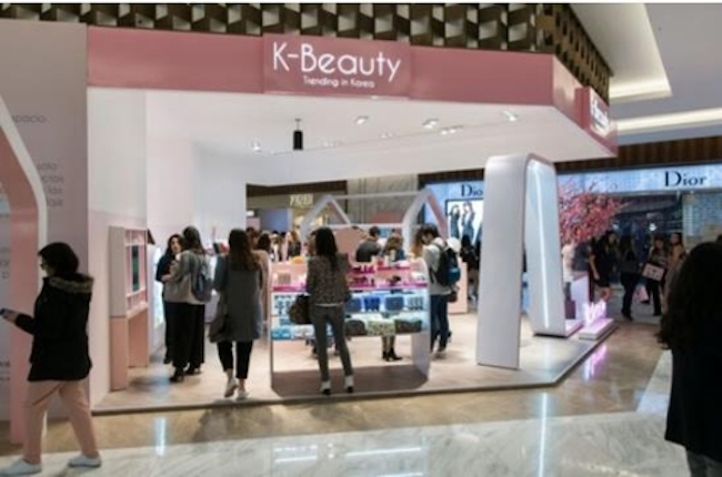 In Mexico, a K-beauty store selling goods from South Korean cosmetics SMEs at department store El Palacio de Hierro opened last year. (Image: KOTRA)