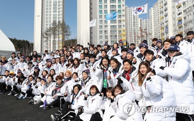South Korea will give bonuses worth a total of 3.3 billion won (US$3.07 million) to its athletes and coaches who participated in the PyeongChang Winter Olympic and Paralympic Games, the country's sports ministry said Monday. (Image: Yonhap)