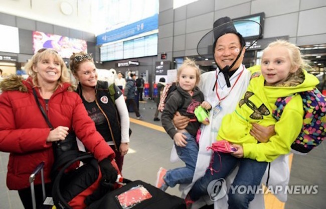The number of foreigners who visited South Korea in February marked a sharp decline from a year ago despite its hosting of the Winter Olympics in the alpine town of PyeongChang, data from the justice ministry showed Monday. (Image: Yonhap)