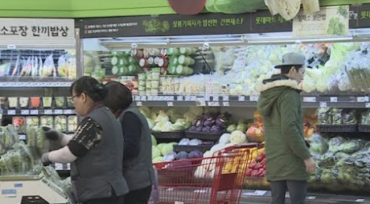 Elderly South Koreans Most Dissatisfied with Income, Consumer Life