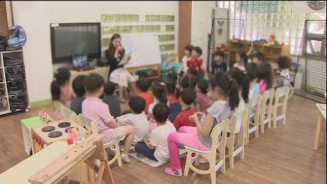 With exposure to air pollution – in particular fine dust – a serious environmental concern in South Korea, the government announced today that it will implement regulations requiring kindergartens, elementary schools and special schools to install air purification systems over the next three years. (Image: Yonhap)