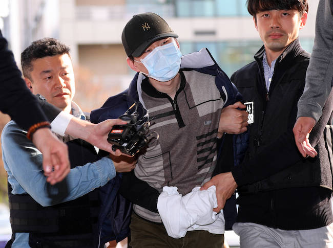 School security, or the lack thereof, is the lingering topic of discussion in the aftermath of a hostage incident that took place yesterday at an elementary school located in the Seocho District of Seoul. (Image: Yonhap)