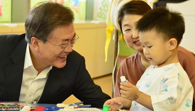 South Korea was nearly at the bottom of child and family welfare rankings among other major economies, a government report showed Thursday. (Image: Yonhap)