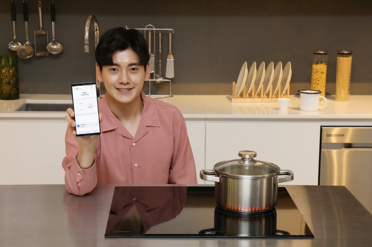 Samsung Launches Cooktop with IoT Features