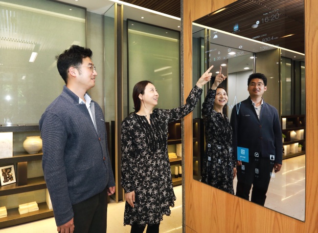 Raemian’s new venture, officially known as “IoT HomeLab,” has seven actual living spaces integrated with IoT technology. (image: Samsung C&T)