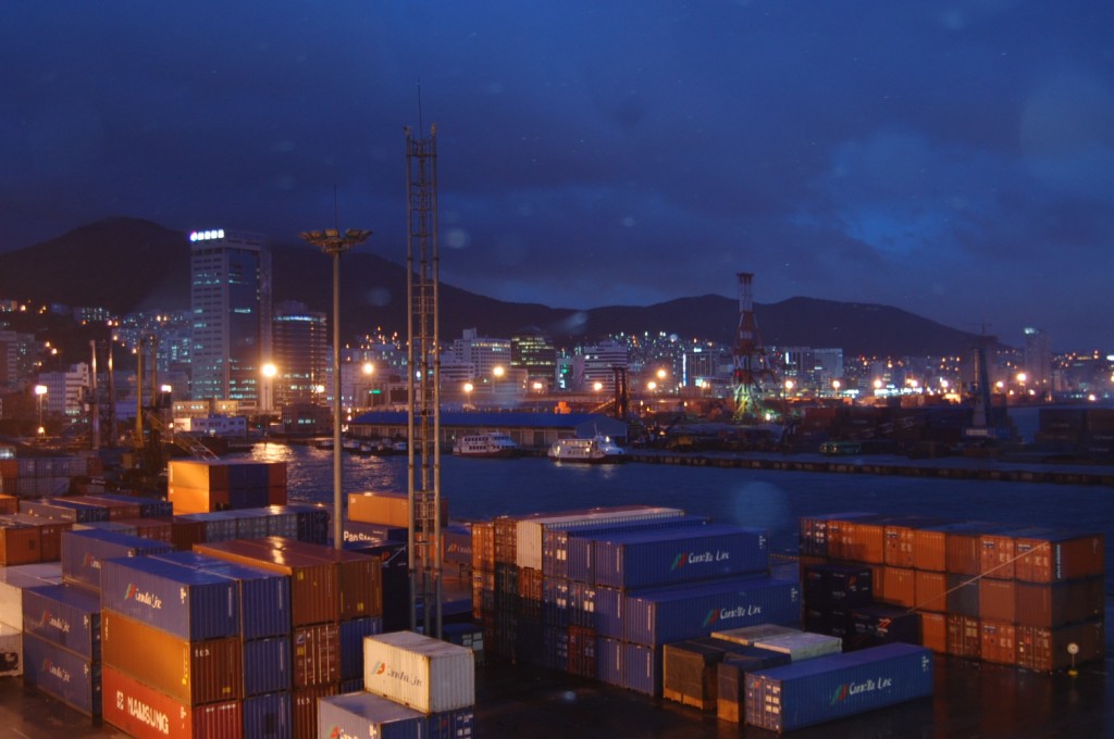 Korea busan pusan harbour cargo container terminal (Wikimedia Commons)