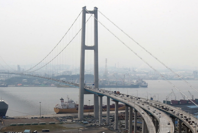 Police Ask Taxi Drivers to Refuse Passengers from Stopping at Ulsan Bridge After Suicides