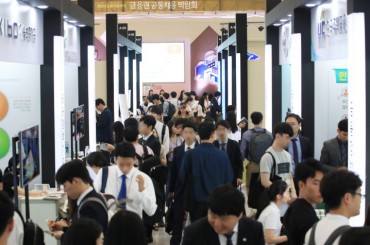Major Financial Firms Hold Job Fair to Help Young People