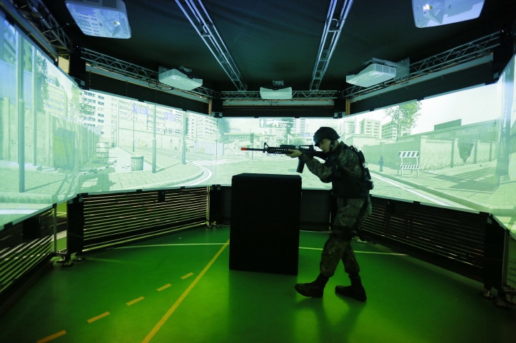 Military Showcases High-Tech Training System Based on Virtual Reality