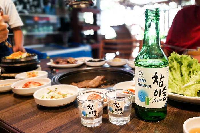 Hite Jinro, South Korea's No. 1 soju maker, posted $8.8 million in soju exports to the region last year, up from $6 million in 2016 and $4.9 million in 2015. (Image credit: Korea Bizwire)