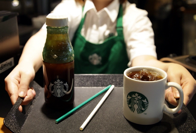 Starbucks Korea Begins Trial Use of Paper Straws