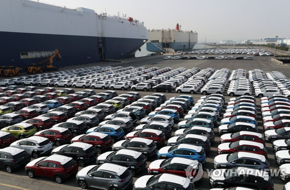 The industry insider went onto state that the mention of the issue by President Moon at a summit meeting in itself was significant because it implied the Korean government had a keen interest in the issues surrounding the car industry. (Image courtesy of Yonhap)